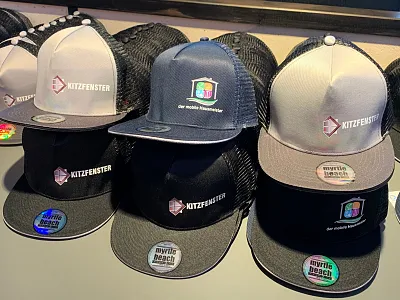 Caps